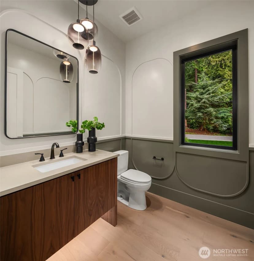 Property photo for 11005 Ne 15th Street, Bellevue photo 20