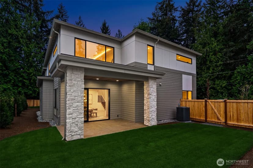 Property photo for 11005 Ne 15th Street, Bellevue photo 34