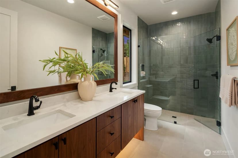 Property photo for 11005 Ne 15th Street, Bellevue photo 28