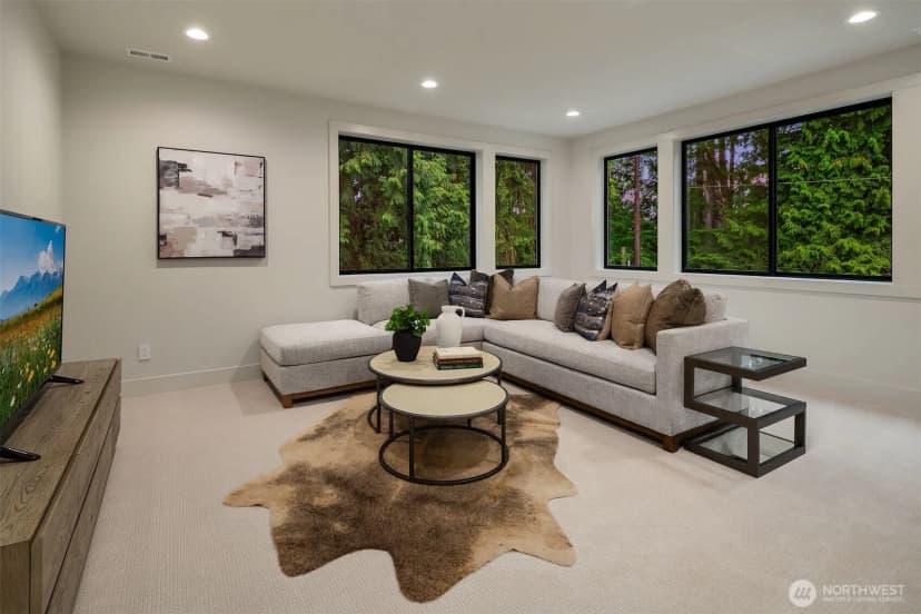 Property photo for 11005 Ne 15th Street, Bellevue photo 29