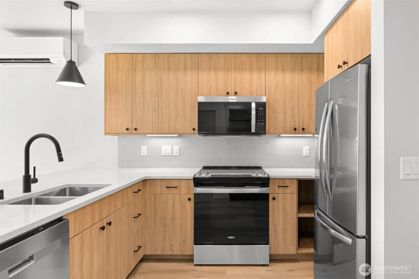Property photo for 820 N State Street #611, Bellingham photo 9