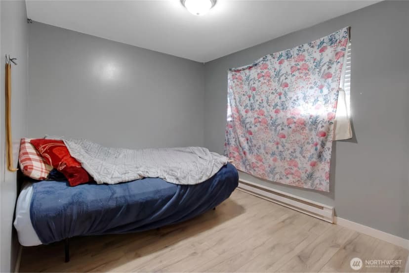 Property photo for 838 Harrington Avenue Ne, Renton photo 16
