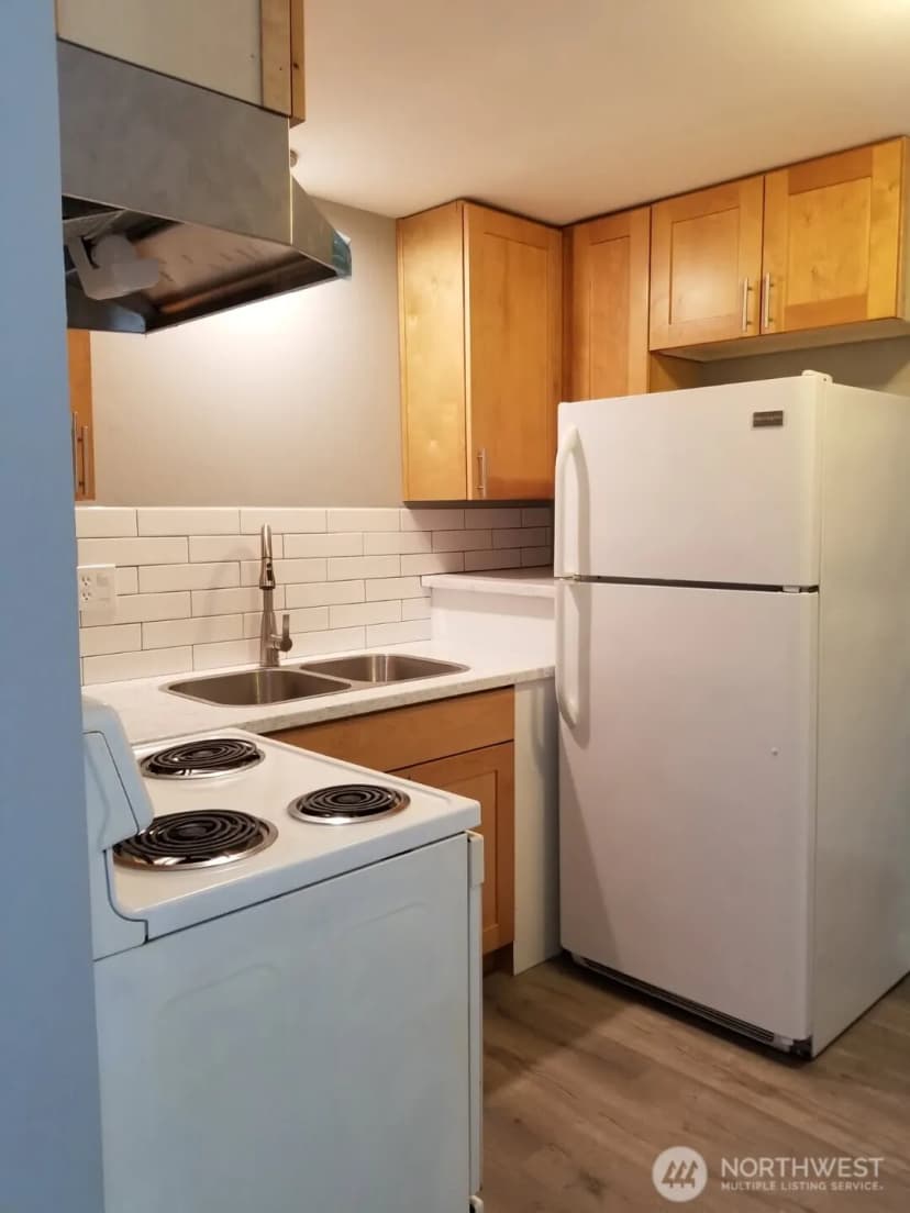Property photo for 838 Harrington Avenue Ne, Renton photo 30