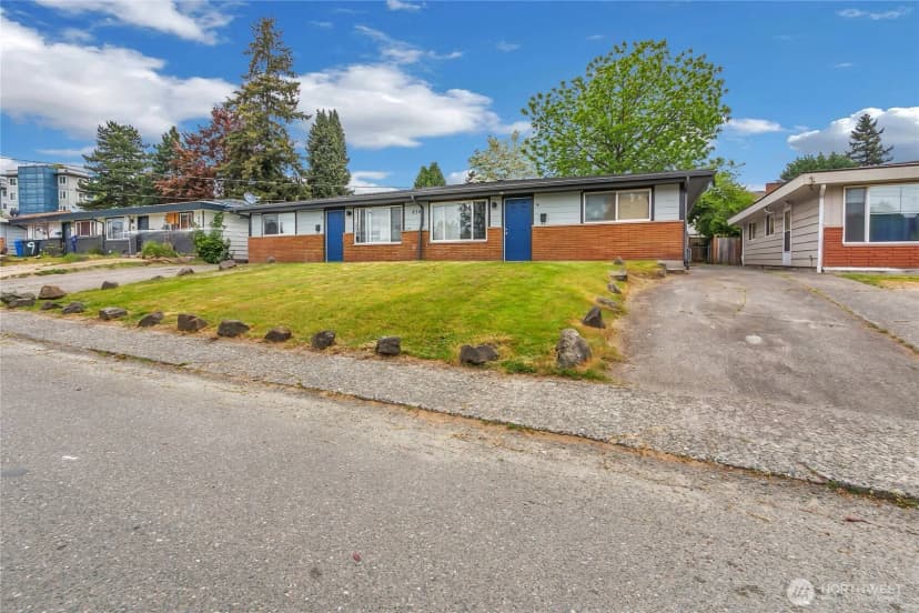 Property photo for 838 Harrington Avenue Ne, Renton photo 3