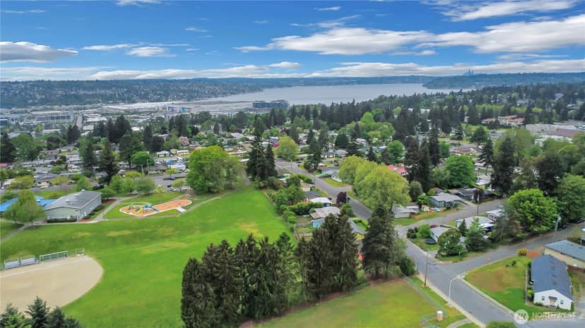Property photo for 838 Harrington Avenue Ne, Renton photo 33