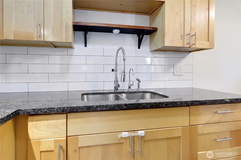 Property photo for 838 Harrington Avenue Ne, Renton photo 8
