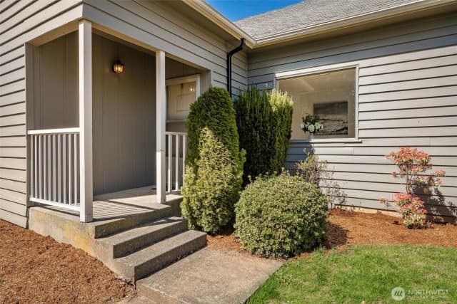 Property photo for 215 E Front Street, Lynden photo 2