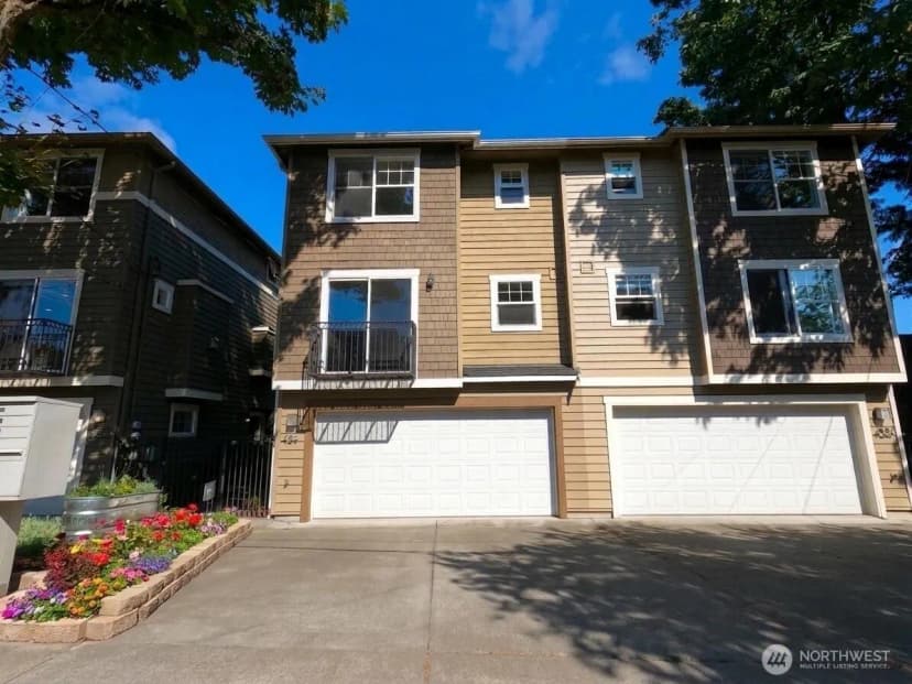 Property photo for 424 21st Avenue, Seattle photo 2