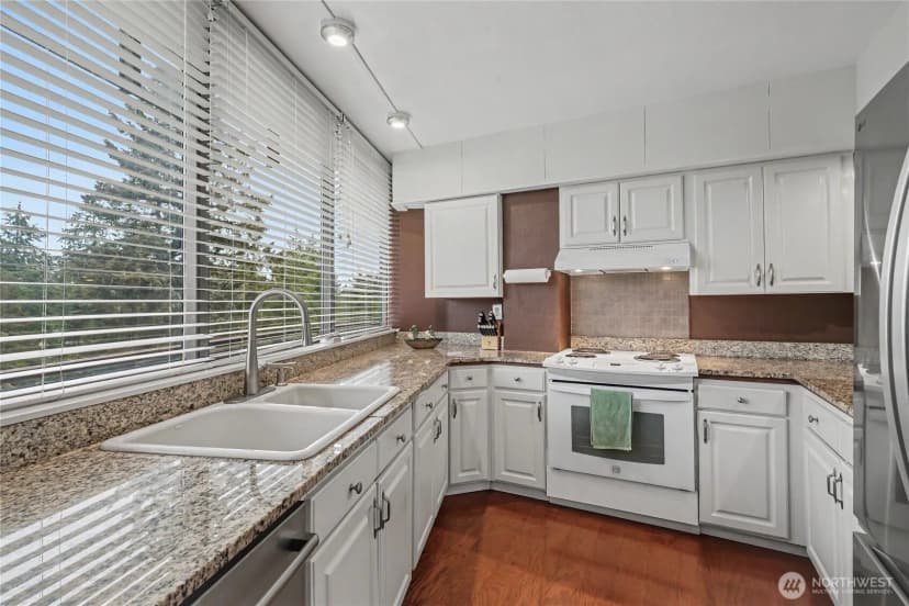 Property photo for 1910 Evergreen Park Drive Sw #504, Olympia photo 9