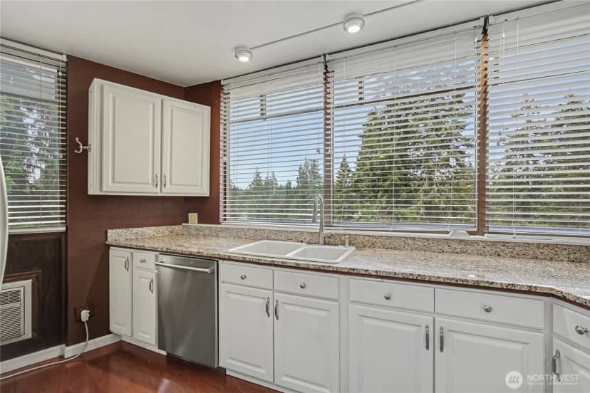 Property photo for 1910 Evergreen Park Drive Sw #504, Olympia photo 8