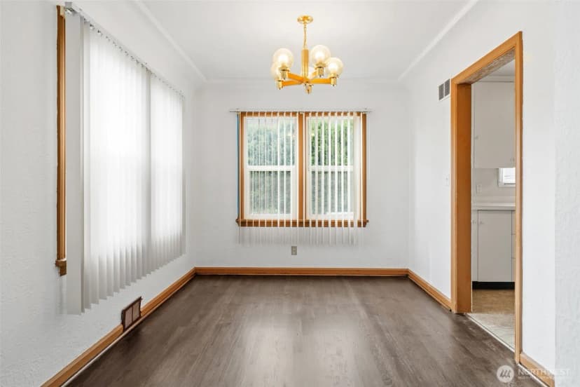Property photo for 205 W Saar Street, Kent photo 10