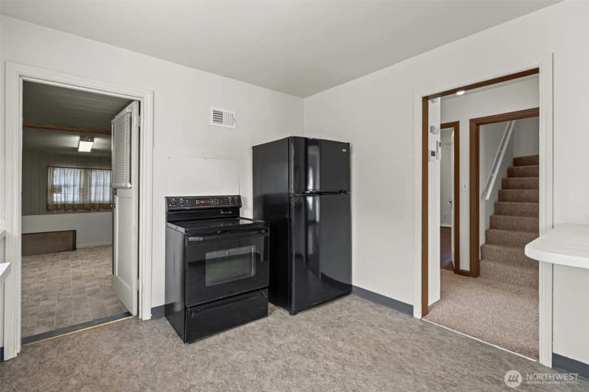 Property photo for 205 W Saar Street, Kent photo 15