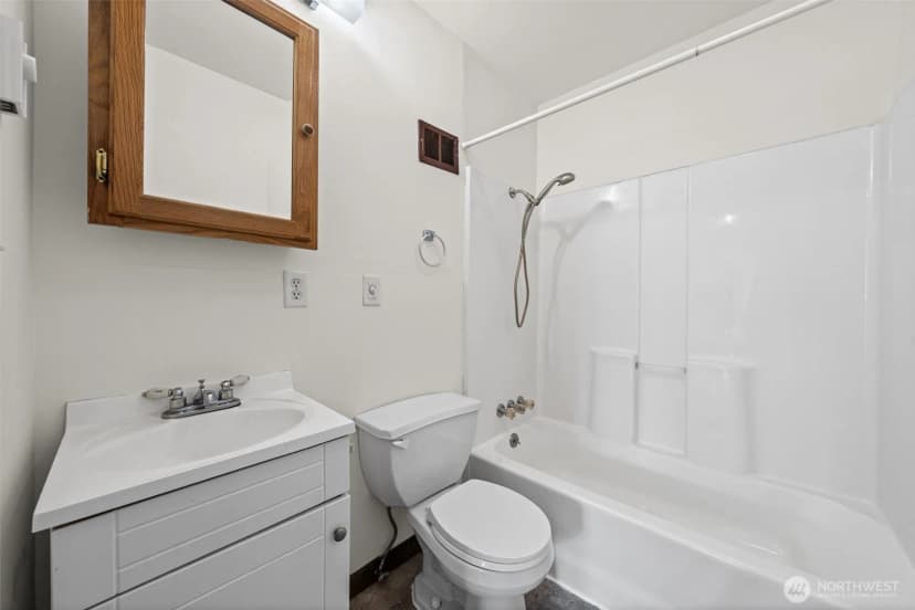 Property photo for 205 W Saar Street, Kent photo 19