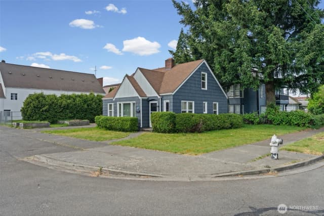 Property photo for 205 W Saar Street, Kent photo 3