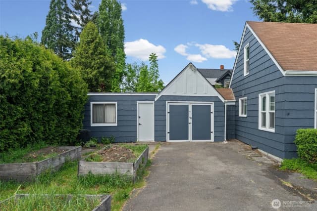 Property photo for 205 W Saar Street, Kent photo 2