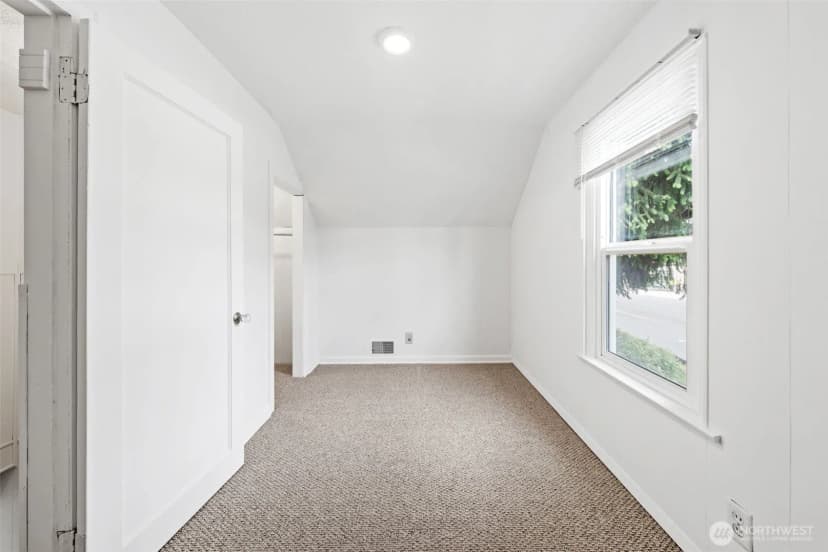 Property photo for 205 W Saar Street, Kent photo 20