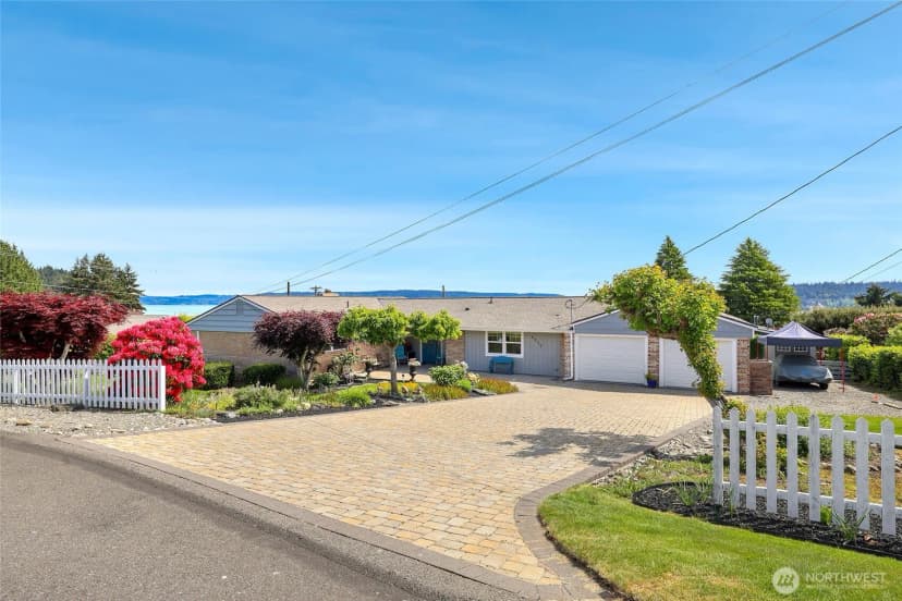 Property photo for 6917 Rainier Avenue, Gig Harbor photo 4