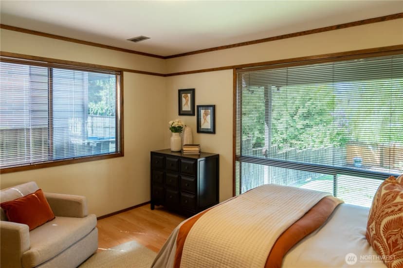 Property photo for 4033 52nd Place Sw, Seattle photo 28