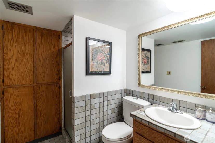 Property photo for 4033 52nd Place Sw, Seattle photo 29