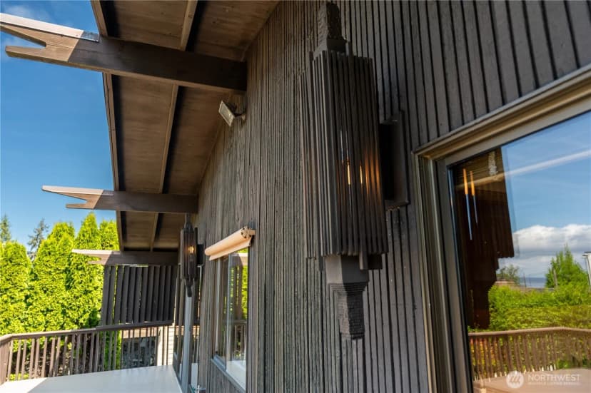 Property photo for 4033 52nd Place Sw, Seattle photo 14