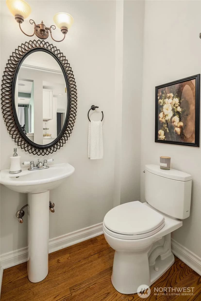 Property photo for 915 30th Avenue S, Seattle photo 16