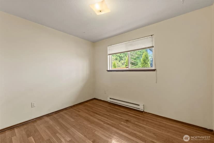 Property photo for 13721 37th Avenue Ne, Seattle photo 16