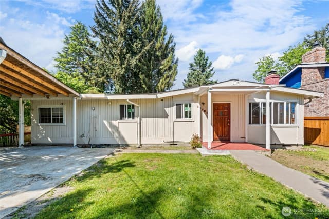 Property photo for 13721 37th Avenue Ne, Seattle photo 3