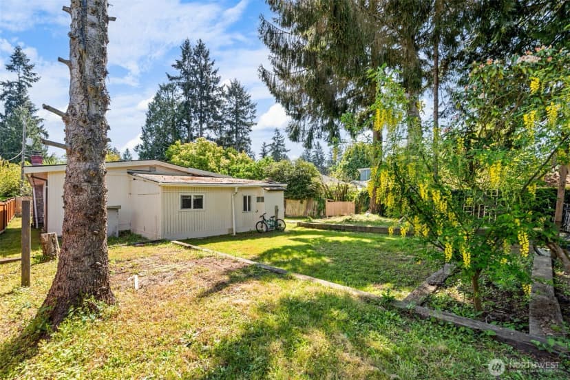 Property photo for 13721 37th Avenue Ne, Seattle photo 22