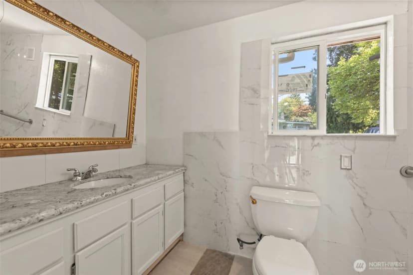 Property photo for 13721 37th Avenue Ne, Seattle photo 14