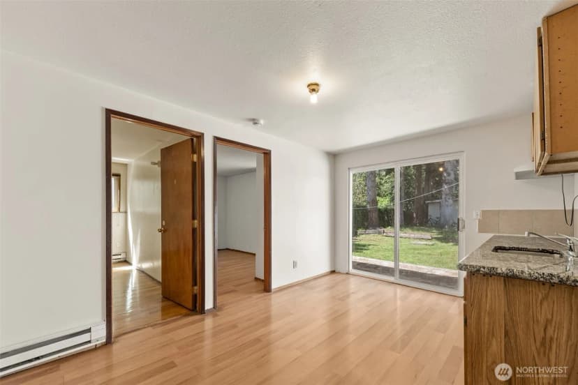 Property photo for 13721 37th Avenue Ne, Seattle photo 12