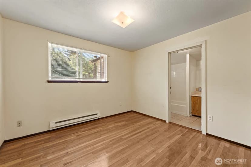 Property photo for 13721 37th Avenue Ne, Seattle photo 18