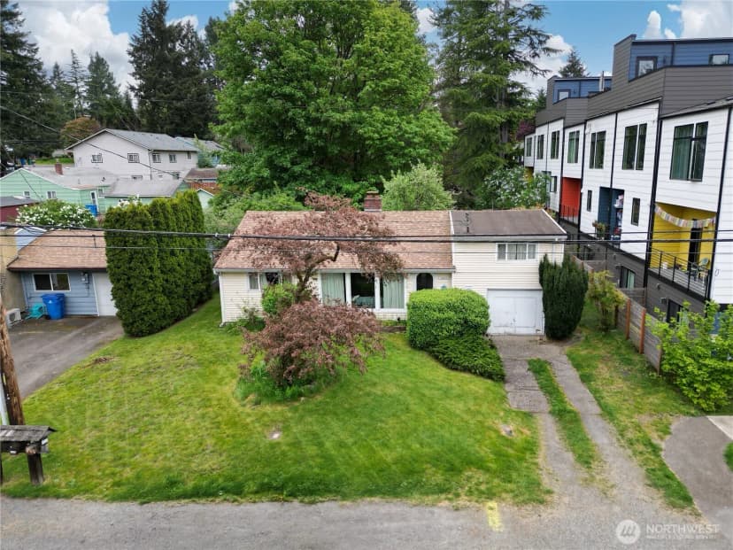 Property photo for 18034 10th Avenue Ne, Shoreline photo 2