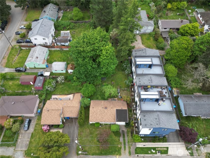 Property photo for 18034 10th Avenue Ne, Shoreline photo 7