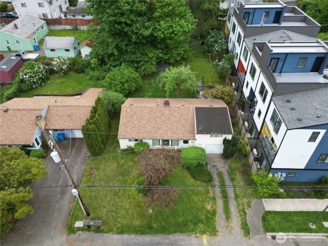 Property photo for 18034 10th Avenue Ne, Shoreline photo 4