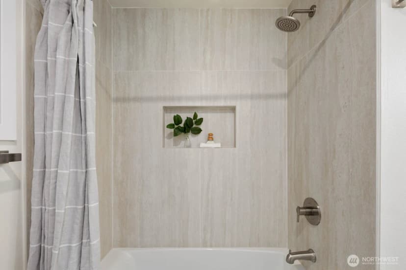 Property photo for 10012 8th Avenue Nw, Seattle photo 32