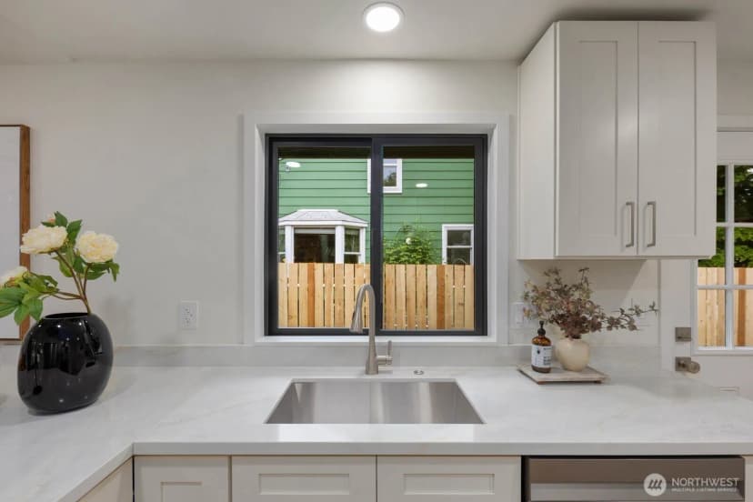Property photo for 10012 8th Avenue Nw, Seattle photo 18