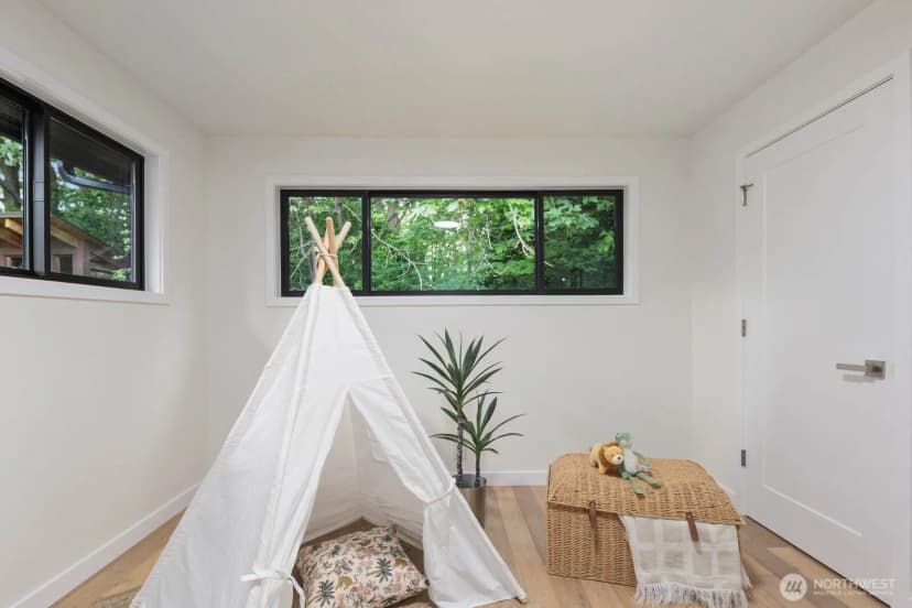 Property photo for 10012 8th Avenue Nw, Seattle photo 27