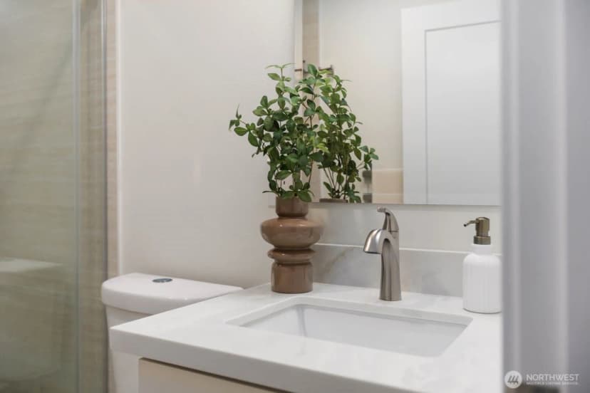 Property photo for 10012 8th Avenue Nw, Seattle photo 24