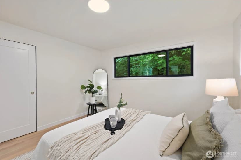 Property photo for 10012 8th Avenue Nw, Seattle photo 30