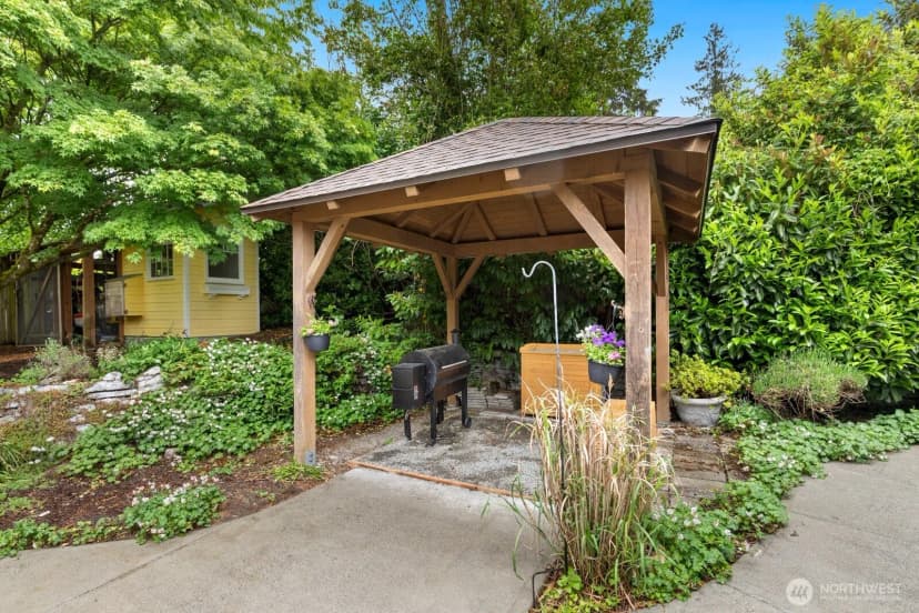 Property photo for 1022 Ne 188th Street, Shoreline photo 24