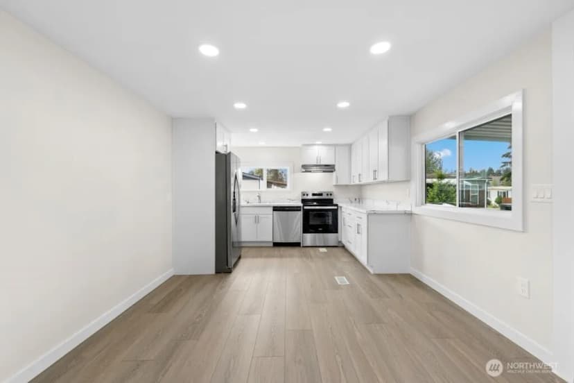 Property photo for 12200 Stone Avenue N #38, Seattle photo 9