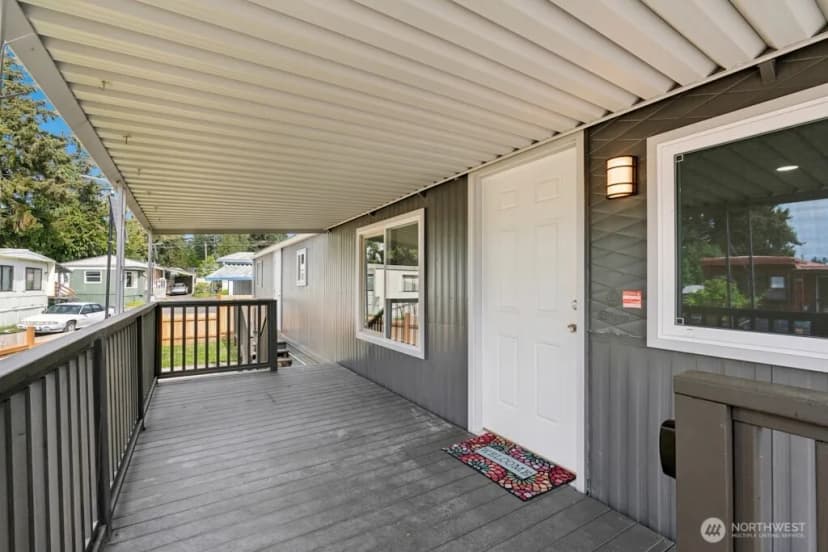 Property photo for 12200 Stone Avenue N #38, Seattle photo 2