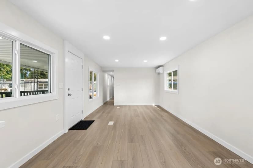 Property photo for 12200 Stone Avenue N #38, Seattle photo 6