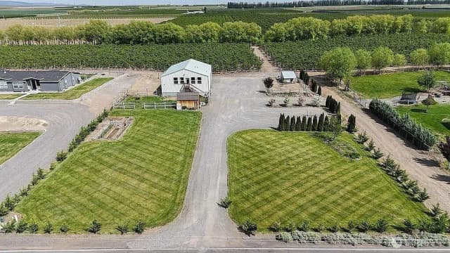 Property photo for 26235 Road U Sw, Mattawa photo 2