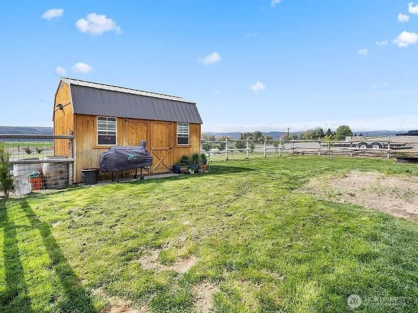 Property photo for 26235 Road U Sw, Mattawa photo 22