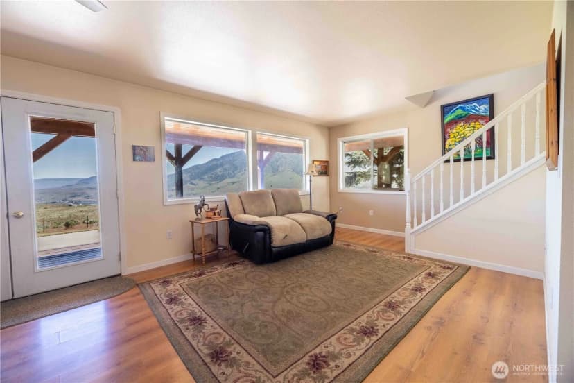 Property photo for 476 Bill Shaw Road, Pateros photo 9