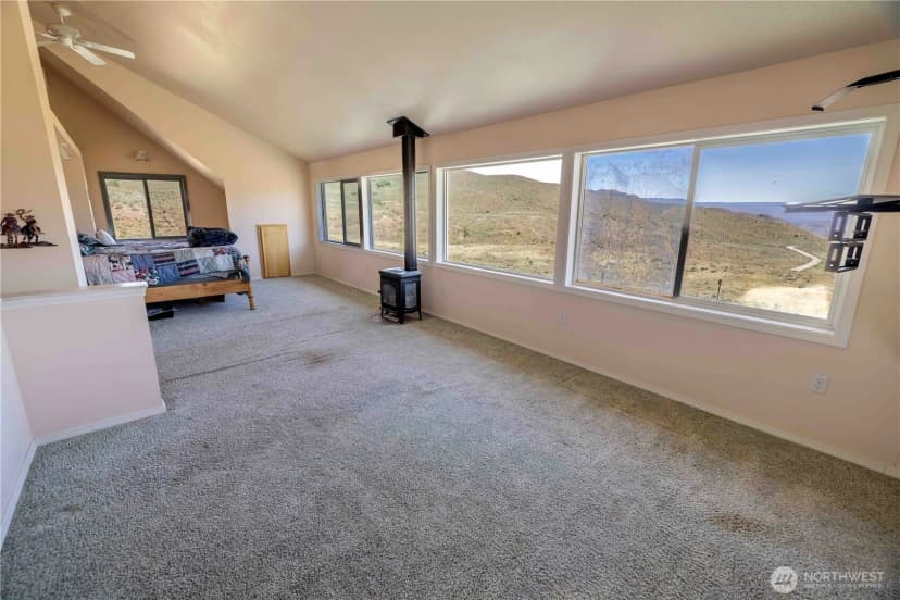 Property photo for 476 Bill Shaw Road, Pateros photo 19