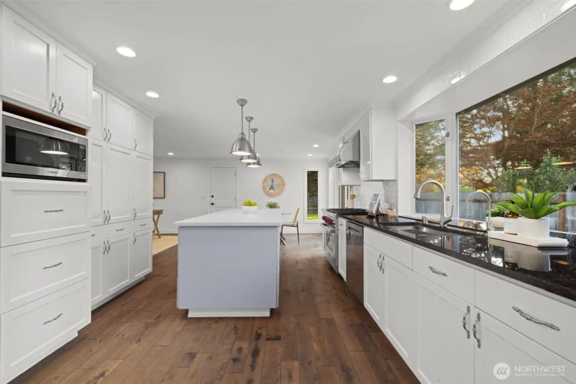 Property photo for 8533 Se 76th Place, Mercer Island photo 4