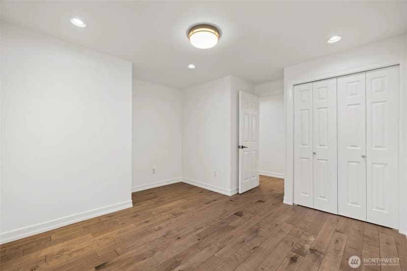 Property photo for 8533 Se 76th Place, Mercer Island photo 15