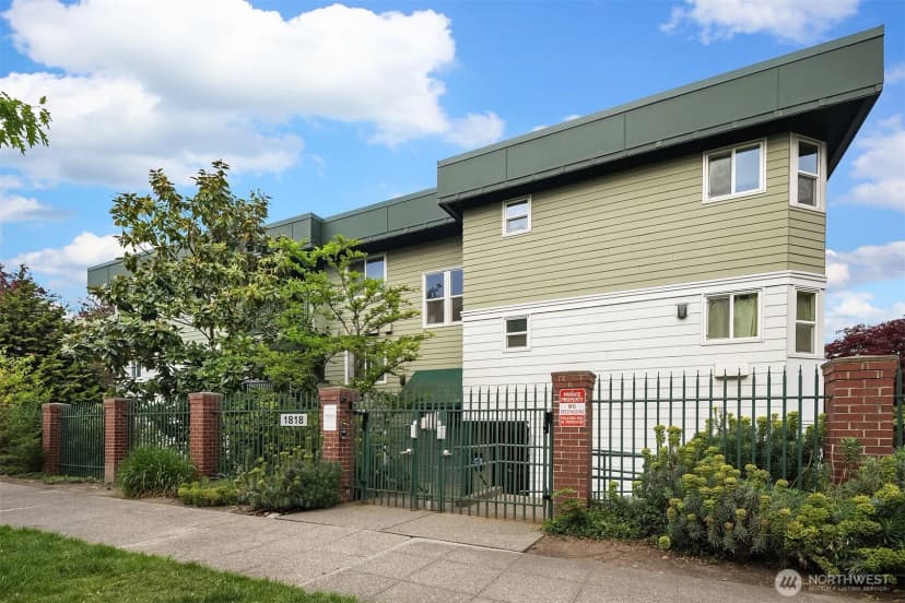 Property photo for 1818 18th Avenue #204, Seattle photo 25